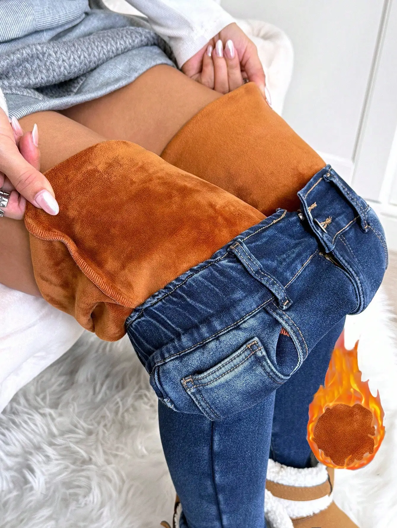 

Женские утепленные облегающие джинсы с карманами для осени и зимы