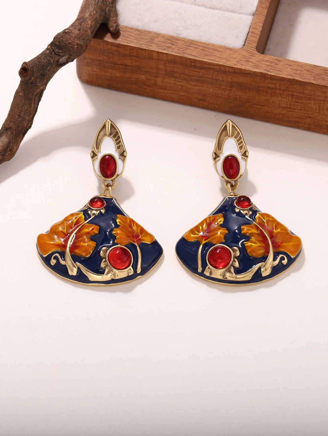 Vintage Enamel Fan Shape Drop Earrings for Women Retro Tiger Eye Stone Leaf Dangle Earring Palace Jewelry Gift Accessories