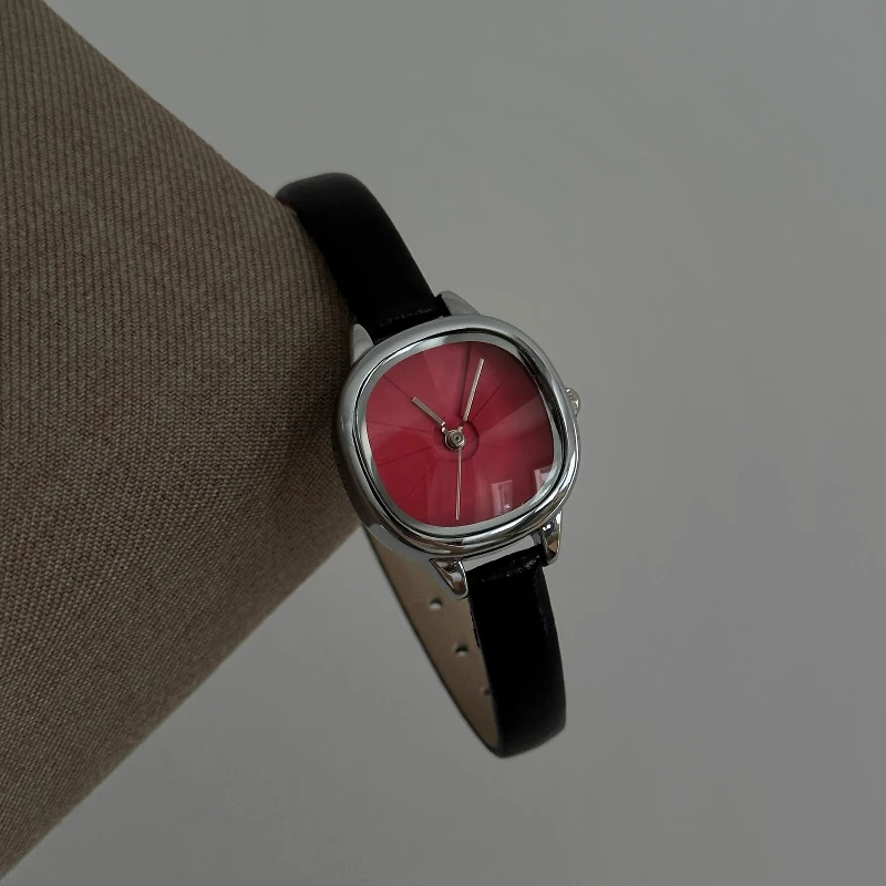 Vintage Student Quartz Watch Women's 2025 New Waterproof Fashion Trend Light Luxury Niche Ladies Premium Temperament Watch  Gift