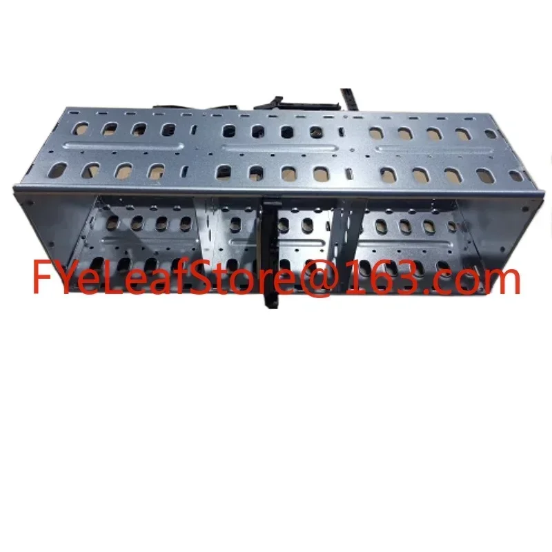 Hard disk cage. 15-position 3.5-inch shock-absorbing hard disk expansion bracket. External Inspur X79 platform array cabinet