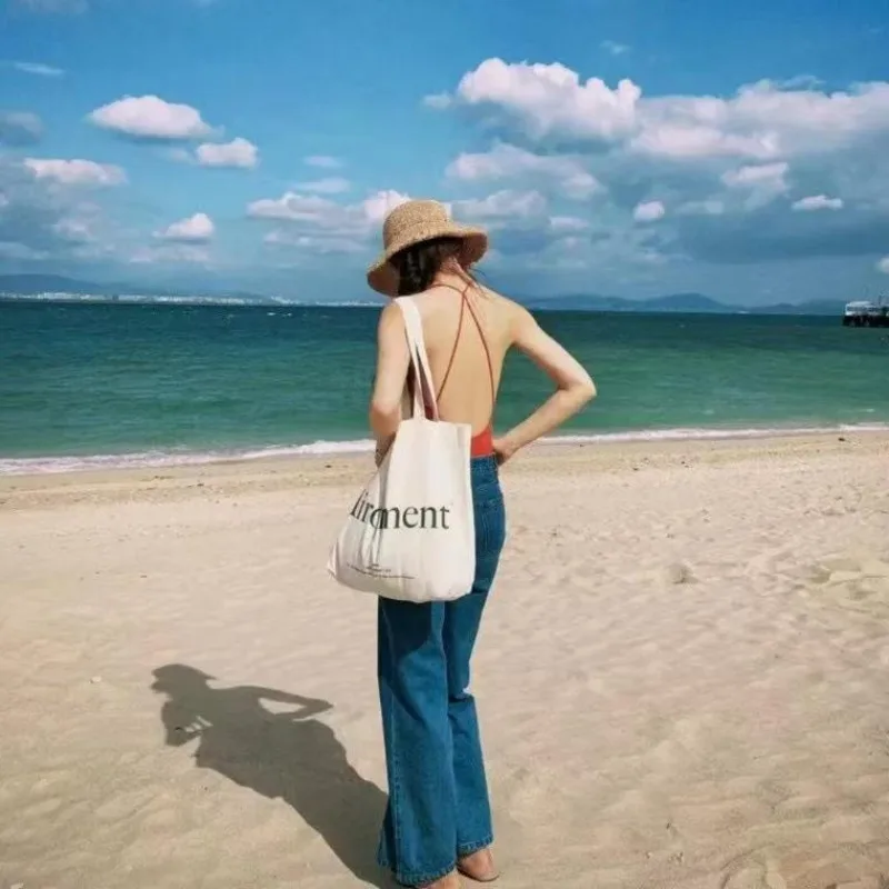 2025-retro badpak in Hong Kong-stijl uit één stuk |   Sexy rode monokini met diepe V-hals voor het afslanken van het lichaam en hete lente-uitjes