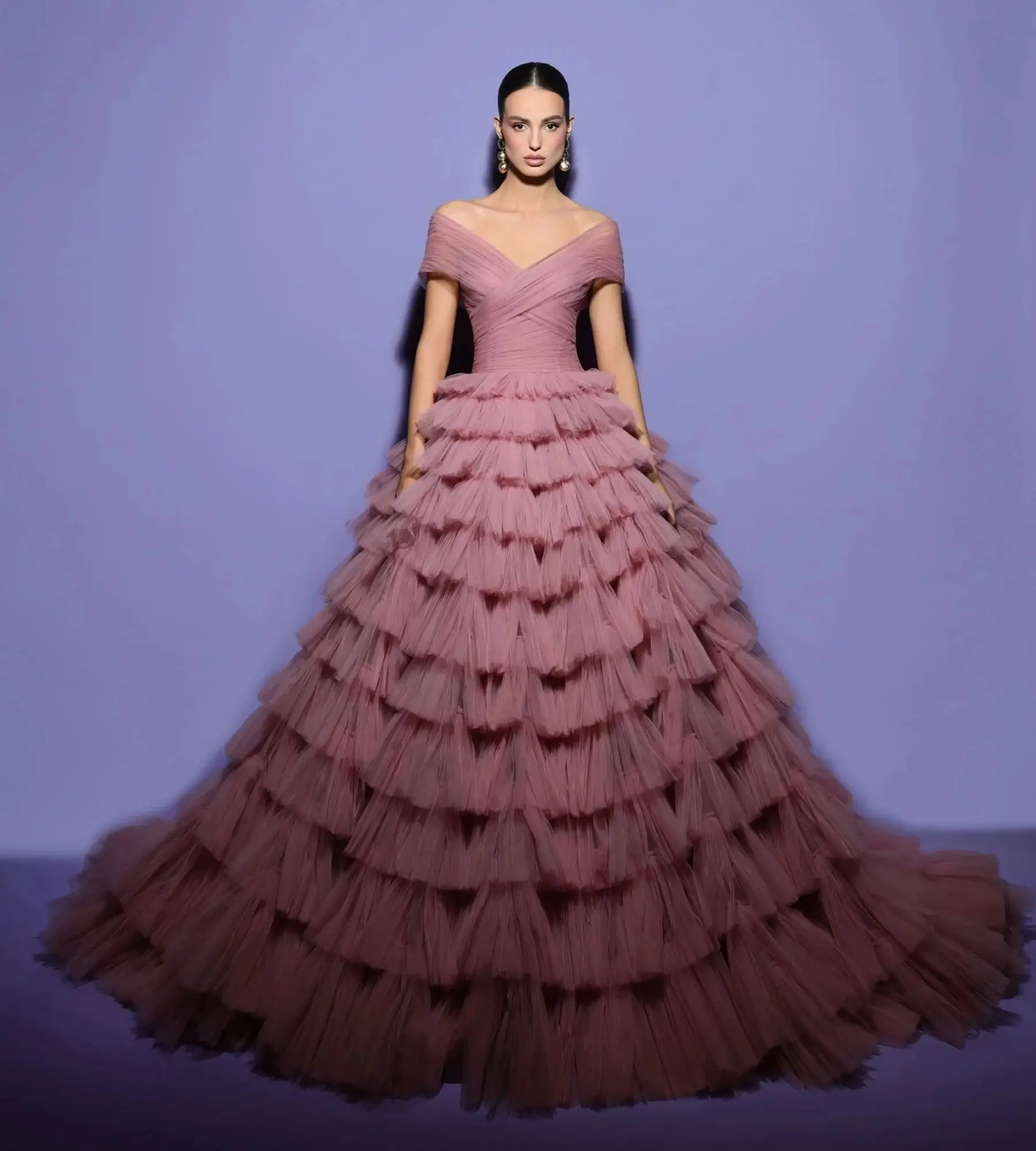 Romantico rosa rosa abito da sera Puffy Tiered Ruffles Tulle donna abiti da ballo Off spalla lunghezza pavimento abiti da fidanzamento