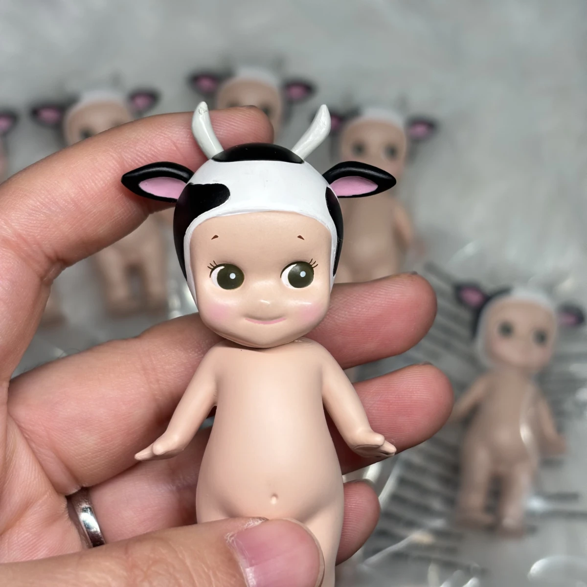 

Мини-фигурка sonny angel Cows в 2005 году, версия серии животных без коробки, без сумки