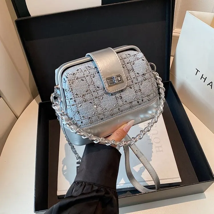 

2025 Trendy Patchwork Denim Shell Crossbody Bag Womens Stylish Magnetic Clasp Rhinestone Casual Chic Shoulder Purse