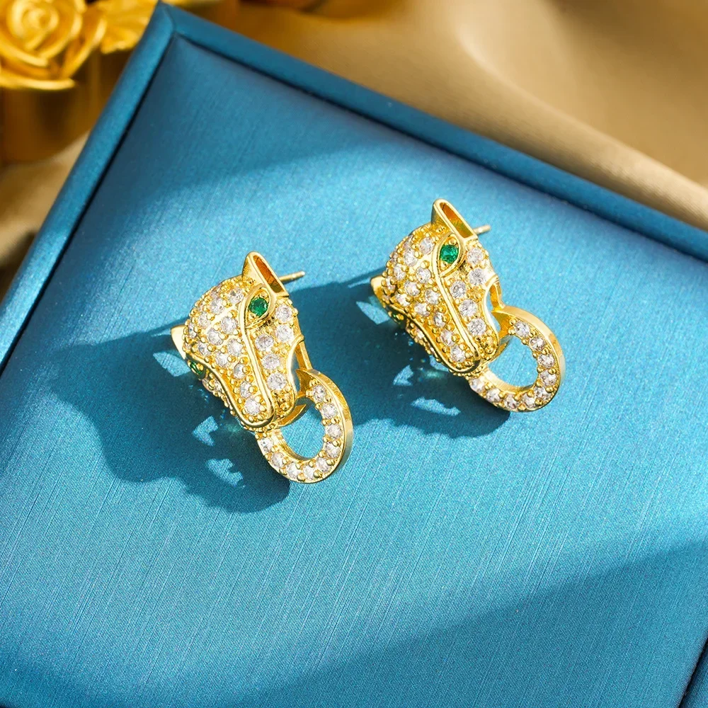 Тяжее медное колье для женщин с покрытием из настоящего золота очень популярное в Instagram и очень изысканное.