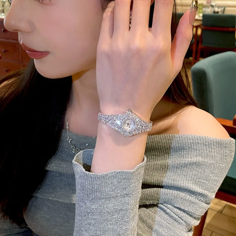 New Gypsy Star Casual Women's Watch Light Luxury High-end Niche High-value Diamond-set Fashion Simple Student Quartz Watch