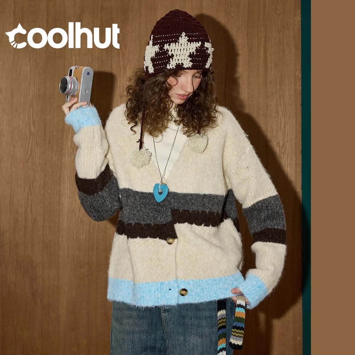 COOLHUT Retro Sweter Damski z Blokami Kolorów, Rozpinany, Zimowy 2025, Dekolt w Serek, Oversize, Gruba Włóczka, Wygodny, Casualowy, Elegancki Płaszcz