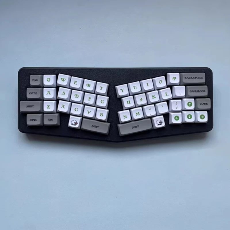 

Alice 40% Keyboard Kit RGB Single-mode Ergonomic Gasket Structure Keyboard Customized Vial Hot-swappable Mechanical Keyboard