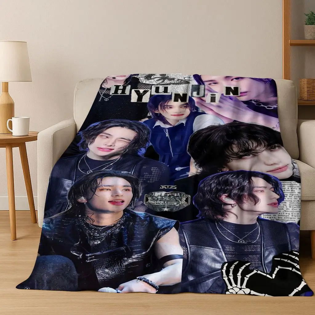 3D Hyunjin Solo KPOP Singer Flannel Blanket,Warm and Cozy Soft Throw Blanket for Home Bedroom Bed Sofa Picnic Office Cover Gift