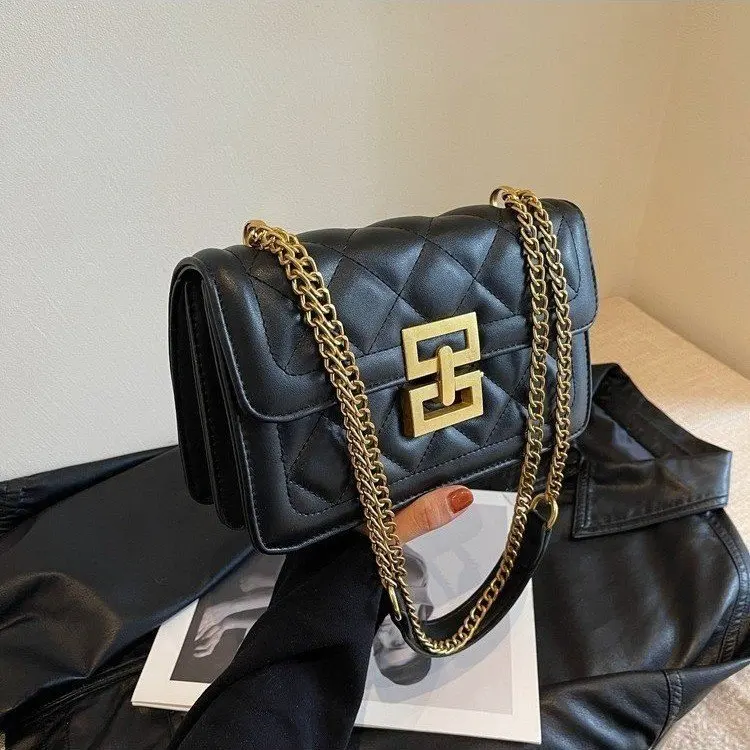 

Light But Strong Diaper Bag Combines Light Weight and High Durability for Daily Parenting Use