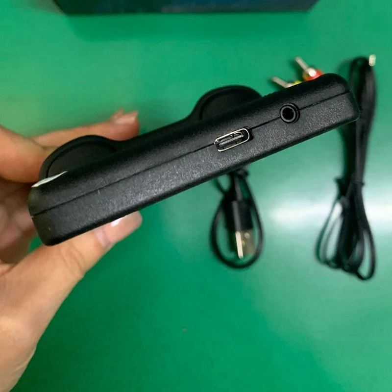 وحدة تحكم ألعاب محمولة صغيرة محمولة بتصميم ريترو لمحاكي NES/SNES/GBA، وحدة تحكم ألعاب GB300