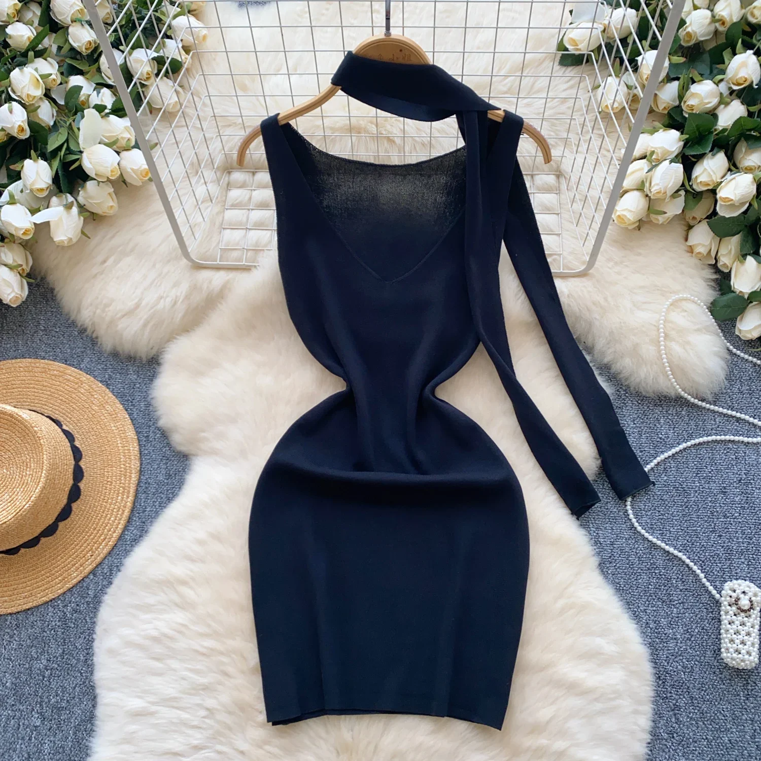 Mini vestido Bodycon sem mangas com decote em v feminino, monocromático, rosa, suéter sexy, elegante, streetwear, festa, clube, Y2K, verão, 2022