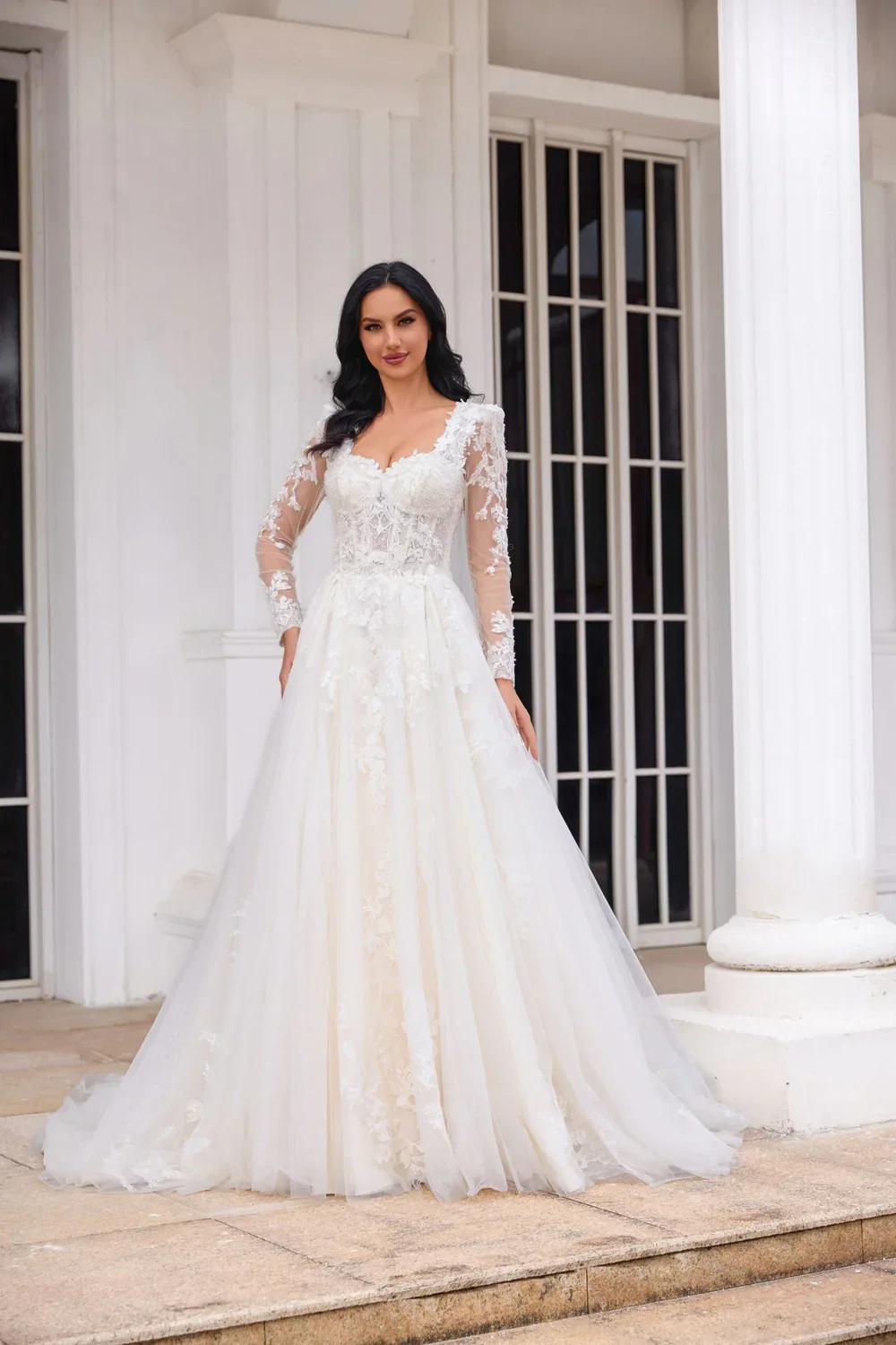 

Customized Lace Tulle Handmade Wedding Dress With Detachable Sleeves