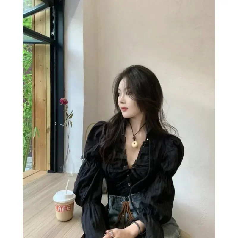 

Women Top with Wooden Ear Edge Retro Bubble Sleeve Design Versatile V-neck Shirt Niche Temperament Slim Waist and Fragrant Style