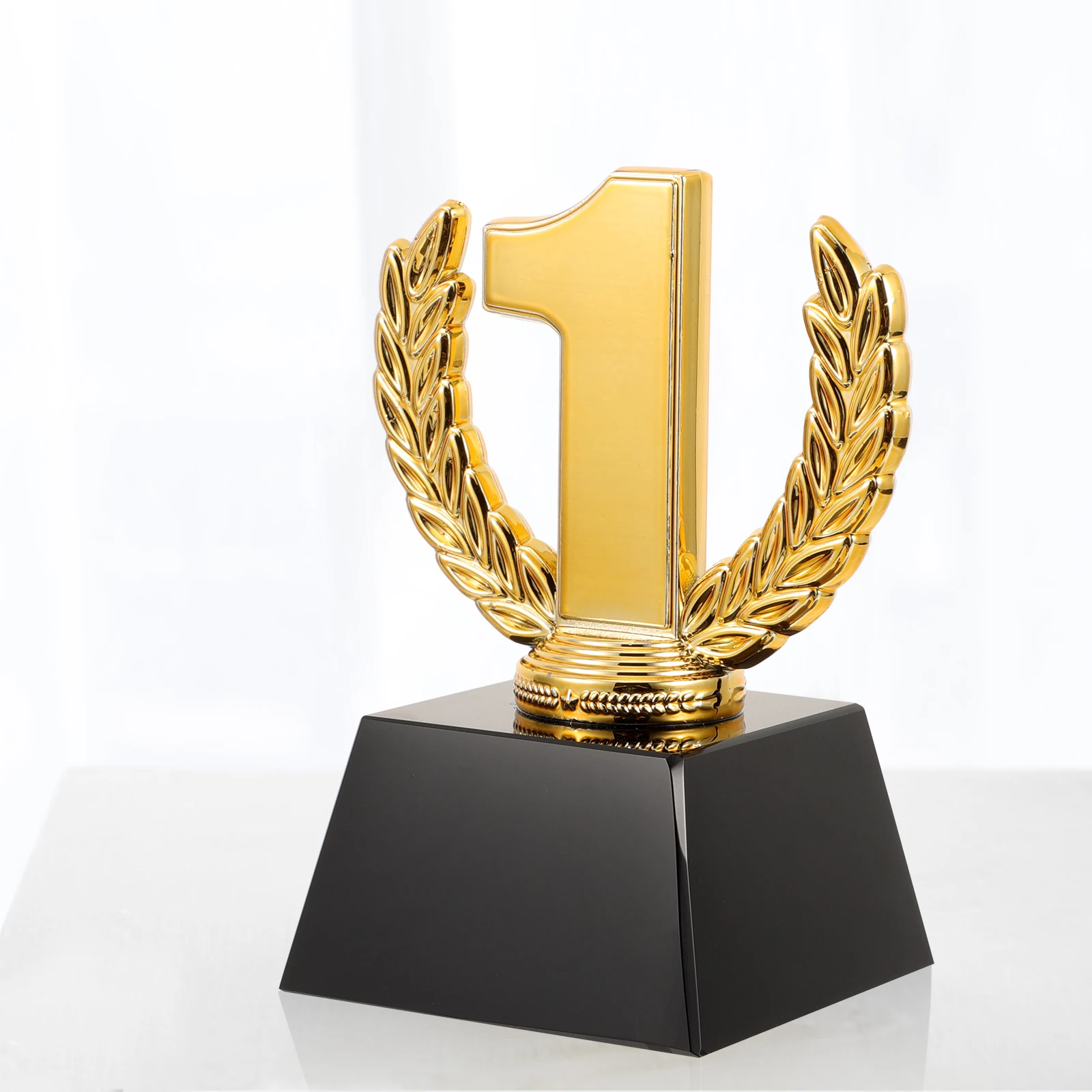 

Mini Plastic Trophy Awards For Winners Bright Color Competition Decoration Office Early Learning Prizes Recognition Student
