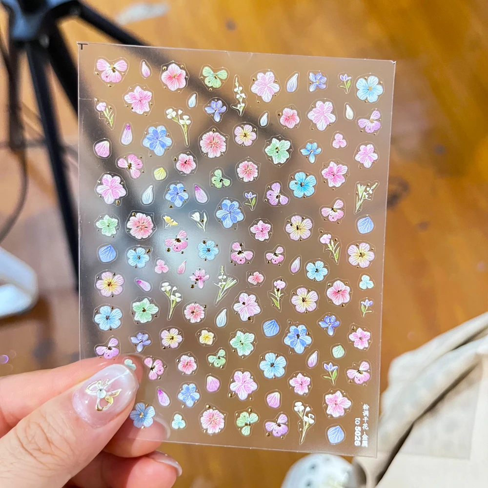 1 قطعة 5D الزهور المجففة مسمار ملصقات الذهب احباط ديزي البنفسجي زهر الخوخ حية الزهور البرية مسمار الشارات DIY بها بنفسك الربيع مانيكير ديكو