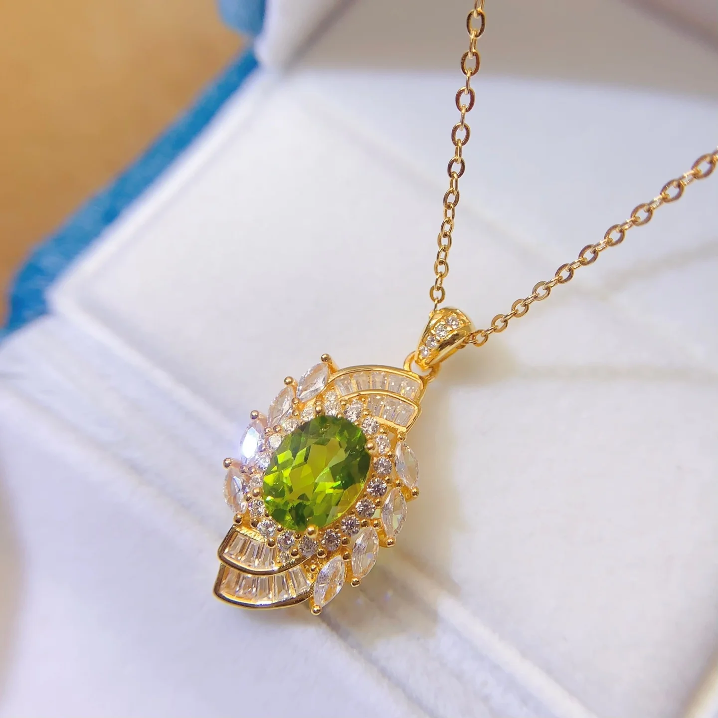 جديد 925 الفضة 7x9 مللي متر peridots قلادة طوق سلسلة عالية المستوى سهلة مطابقة ضوء الموضة الفاخرة النساء