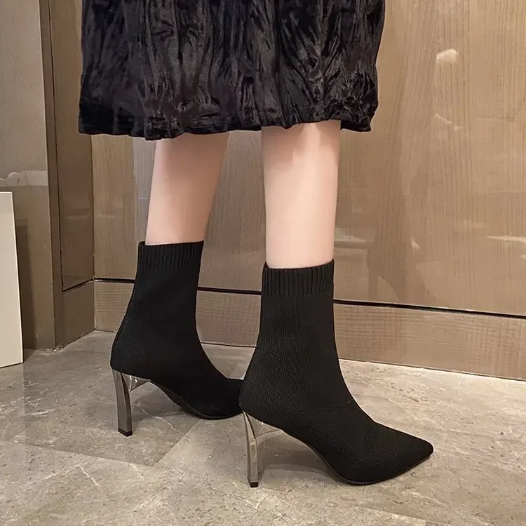 Botas finas y finas que combinan con todo para mujer, calcetines elásticos de tubo medio con punta estrecha, novedad de Otoño Invierno 2024