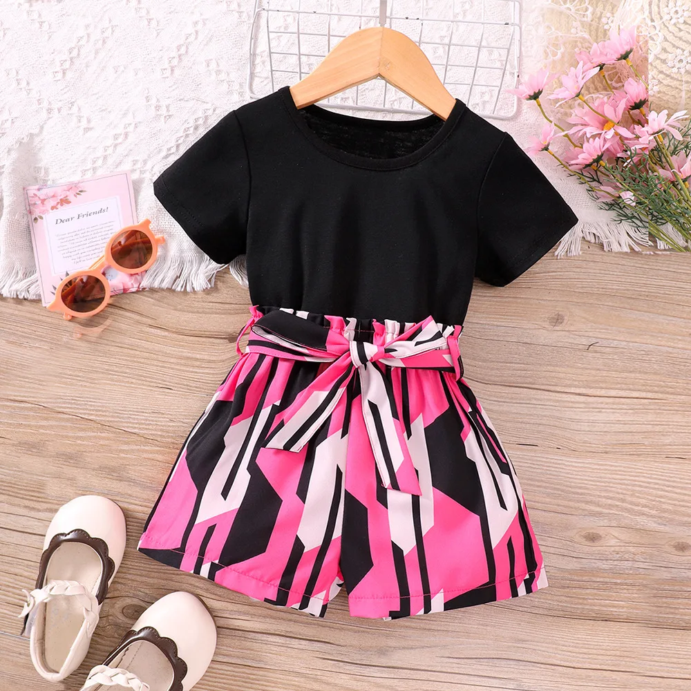 

2024 Summer Child Clothes Sets Short Sleeve Black T-shirt Pink Striped Shorts 2 Piece Sets Designer Girls Clothes Sets 18M-6T