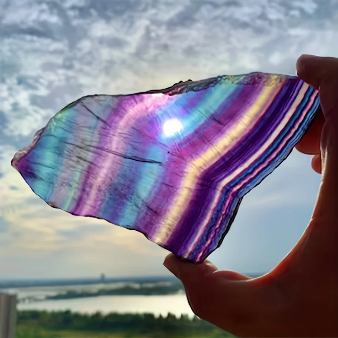 1 unidad de losa de fluorita arcoíris natural: púrpura arcoíris, cristal de fluorita arcoíris con hues iridiscentes multicolores, forma irregular.