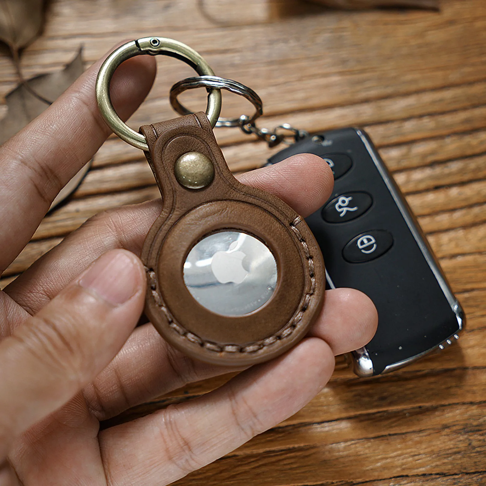 Leather AirTag Keychain Holder for Apple AirTag Holder, Stylish Airtags Cover Tracker Case Fob Key Ring for Dog Collar & Luggage