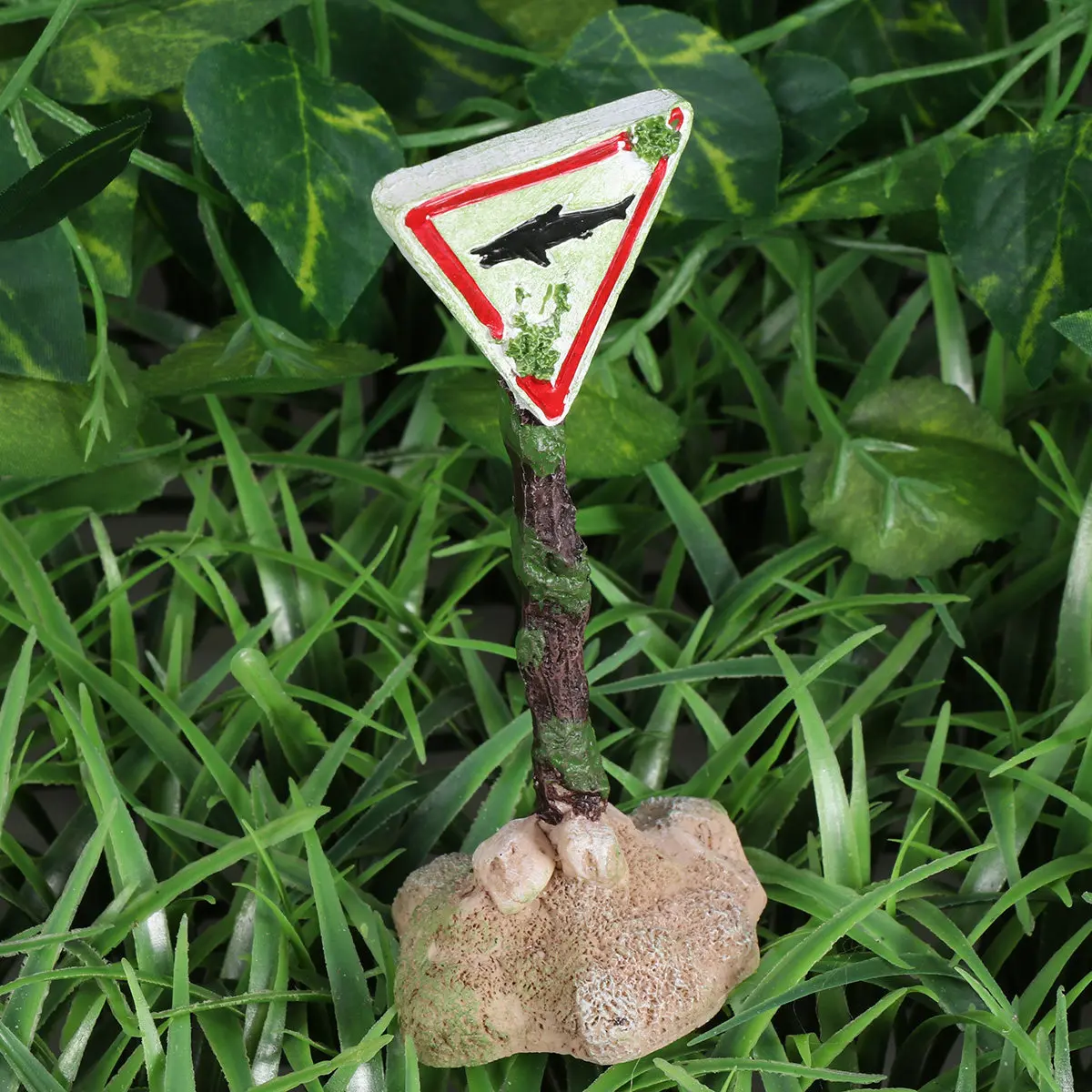 Cartoon Resin Fish Tank Warning Sign Aquarium Decor with Realistic Traffic Design Easy Clean Vivid Color Creative
