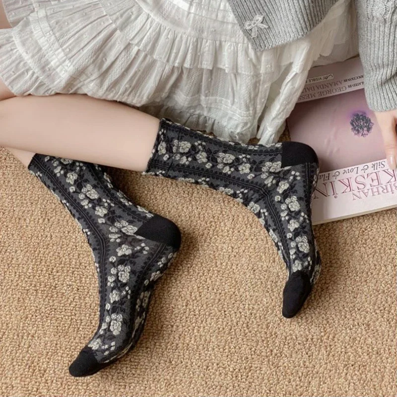 Ethnic Harajuku Japanese Style Kawaii Cute Girl Socks Fashion Floral Embossment Retro Vintage Mid-tube Socks Socks Women