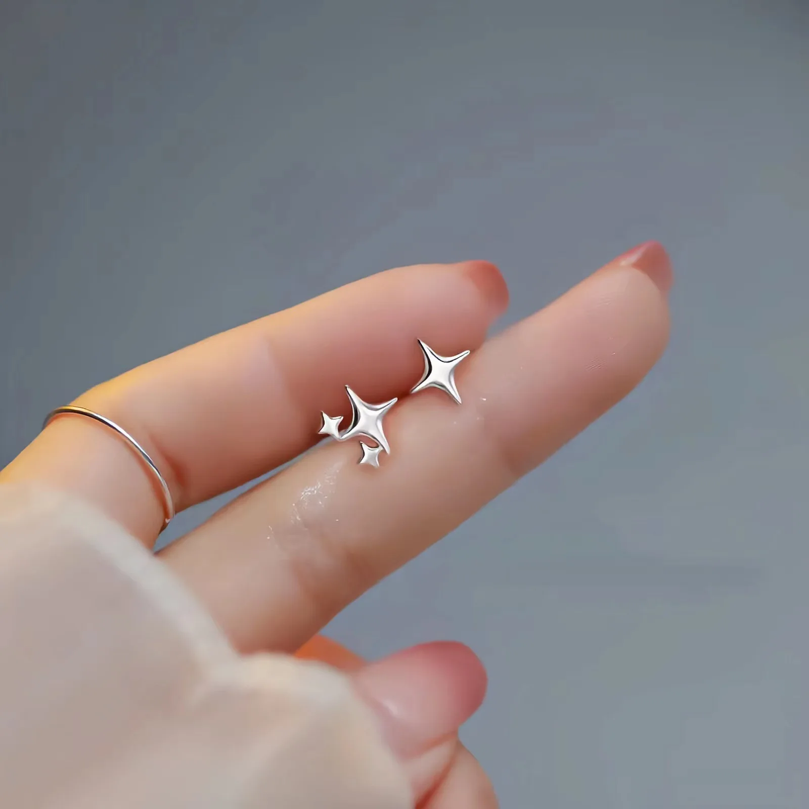 Silver Color Metal Star Earrings for Women Classic Trendy Jewelry Girls Sweet Cute Geometry Small Stud Earrings As Gift