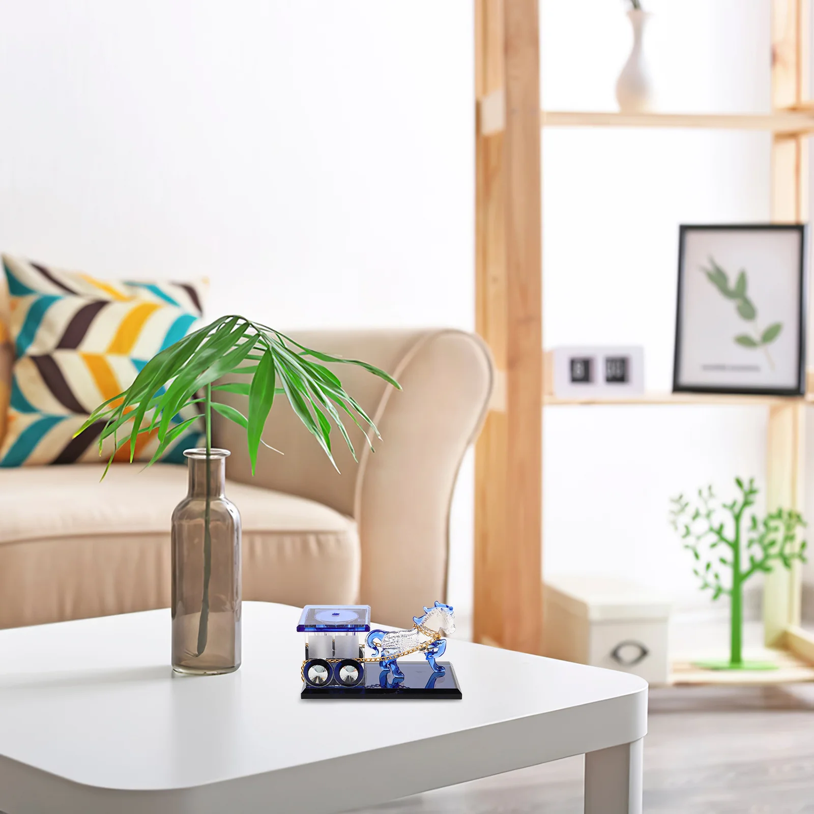 

Exquisite Crystal Horse Carriage Decoration Functional Perfume Display Noble Design for Living Room Bedroom Desk Ornaments Home