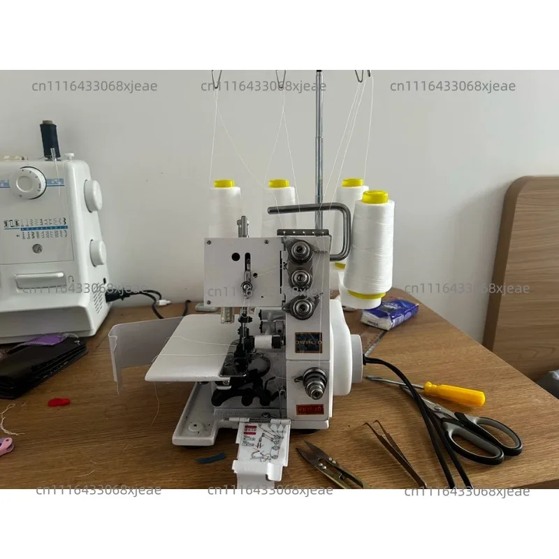 Edge locking machine household small three-wire oversewing copy edge code while sewing electric car can be tightly copied