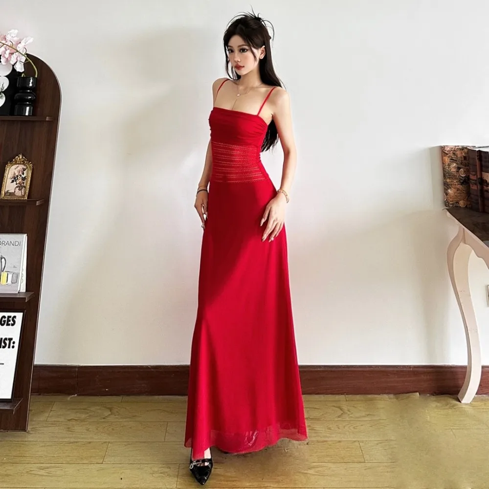 Elegancka czerwona sukienka na ramiączkach SylCue, damska, z głębokim dekoltem, odkrytymi plecami, siateczkowymi wstawkami, obcisła, elastyczna, w stylu świątecznym, długa, typu bodycon.