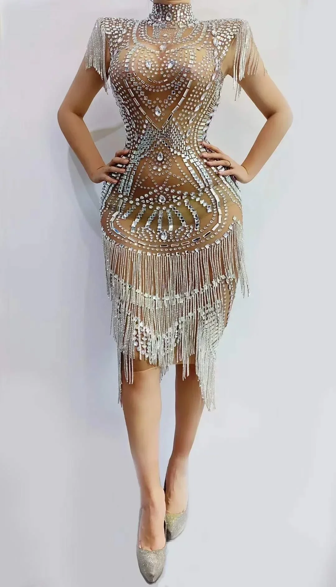 Sukienka khaki bez rękawów, zdobiona błyszczącymi kryształkami i frędzlami, seksowna, damska, na wieczór, studniówkę, odzież sceniczna, kostium dla piosenkarki.