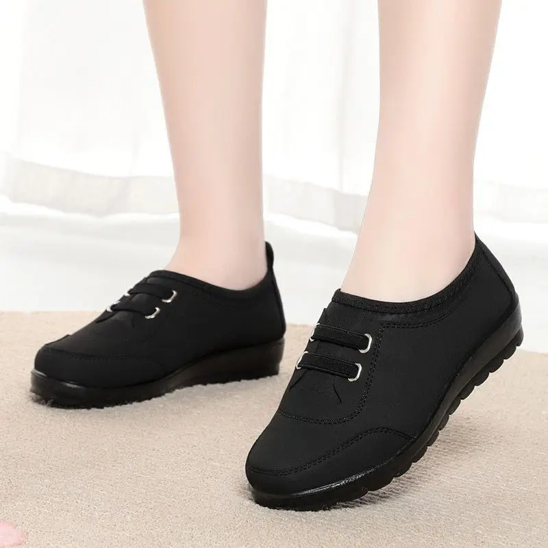 Damen-Schuhe aus Canvas mit weicher Sohle, zum Hineinschlüpfen, rutschfest, flache Laufschuhe für ältere Damen, atmungsaktiv, bequem, lässige Slipper. – Detail 15