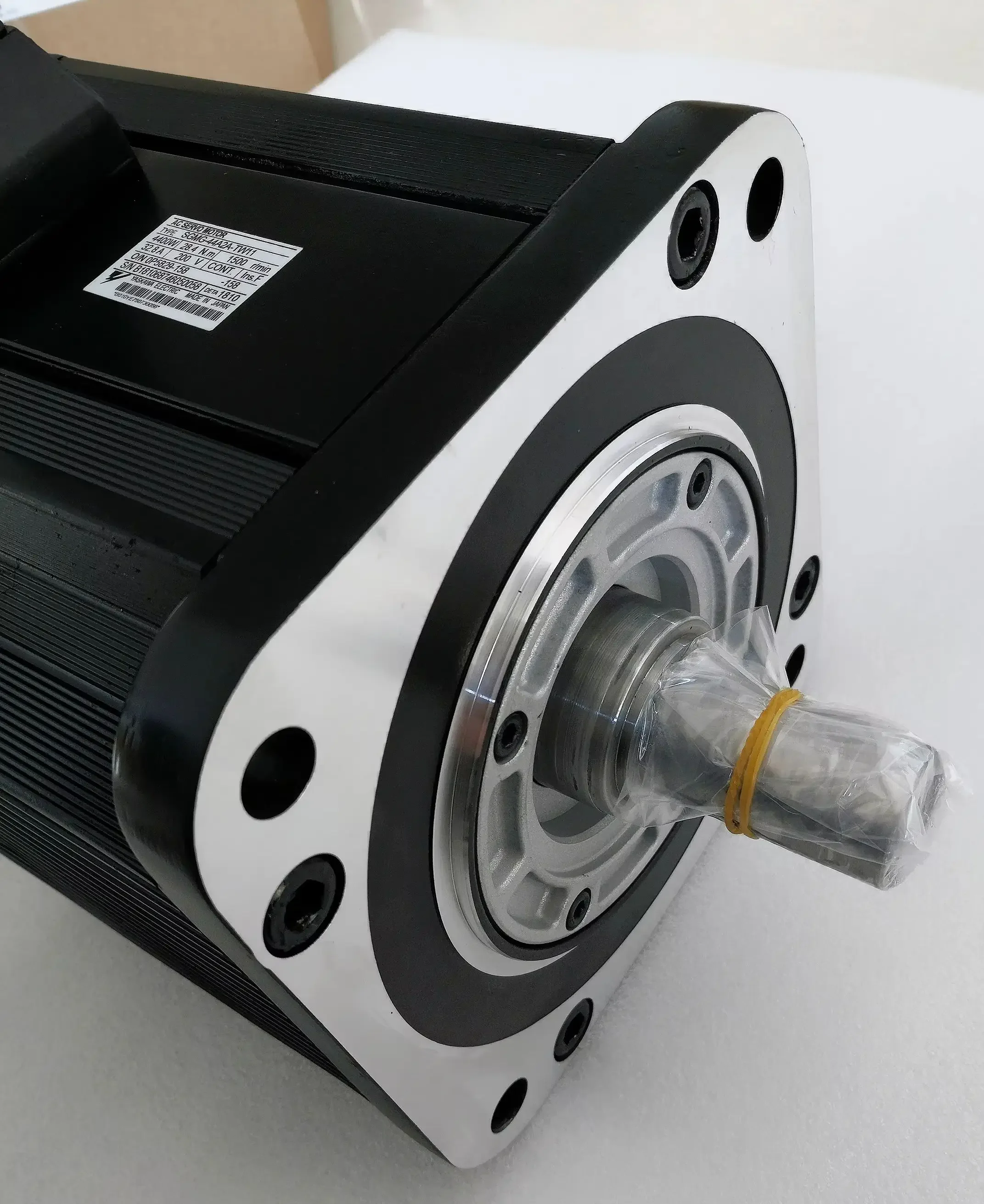 

SGMG-44A2A-TW12 Brand New Servo Motor，SGMG 44A2A TW12 Servo Motor，Fast shipping