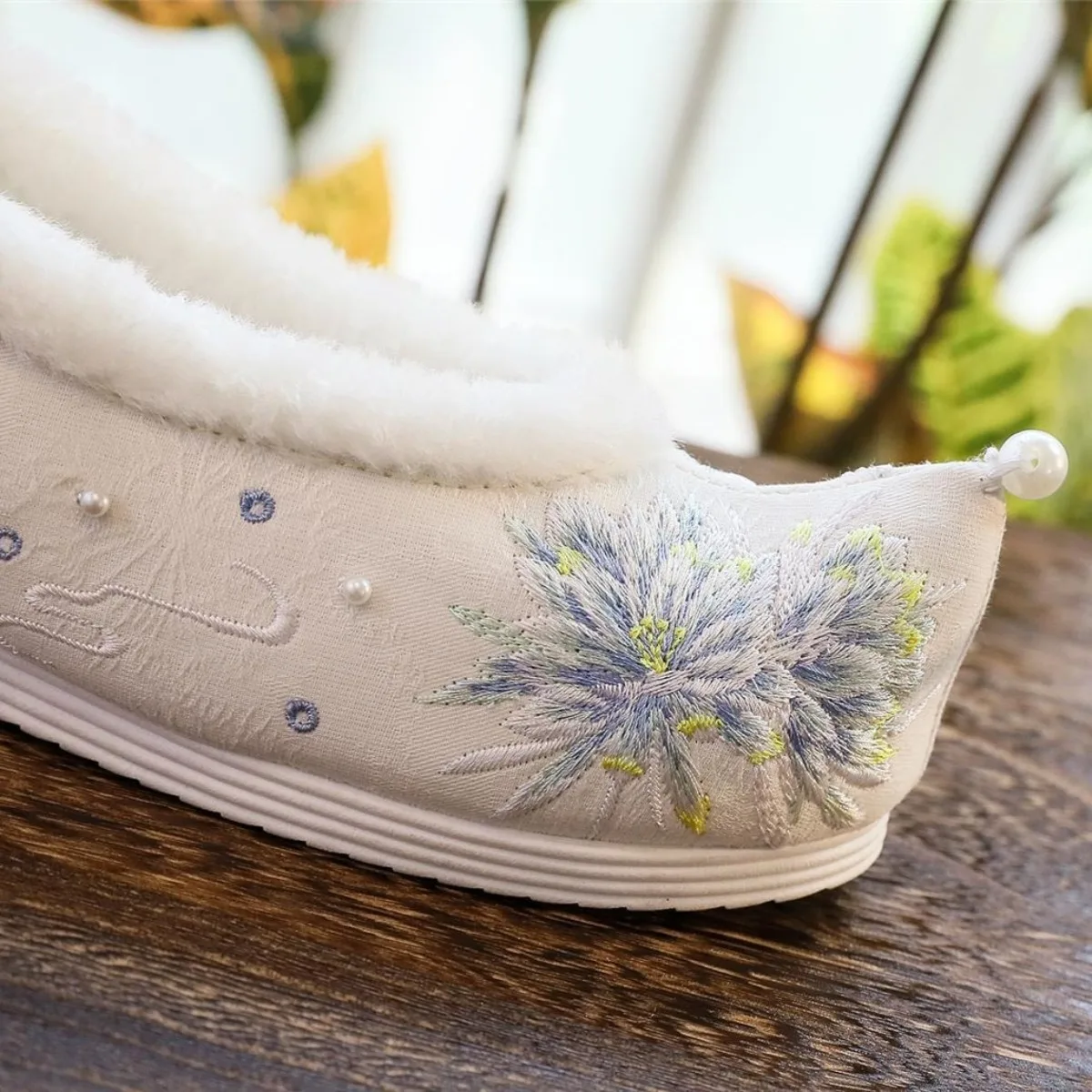 3cm Low Heel Bow Hanfu Shoes Women Curled Toe Embroidered Cloth Shoes Stage Dance Han Element Winter Ancient Chinese Shoes