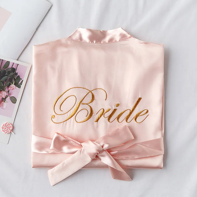 Bride To Be Team Bride Robe with Letter Satin Pajamas Bridesmaid Bathrobe Wedding Decoration Gift Hen Bachelorett Party Supplies