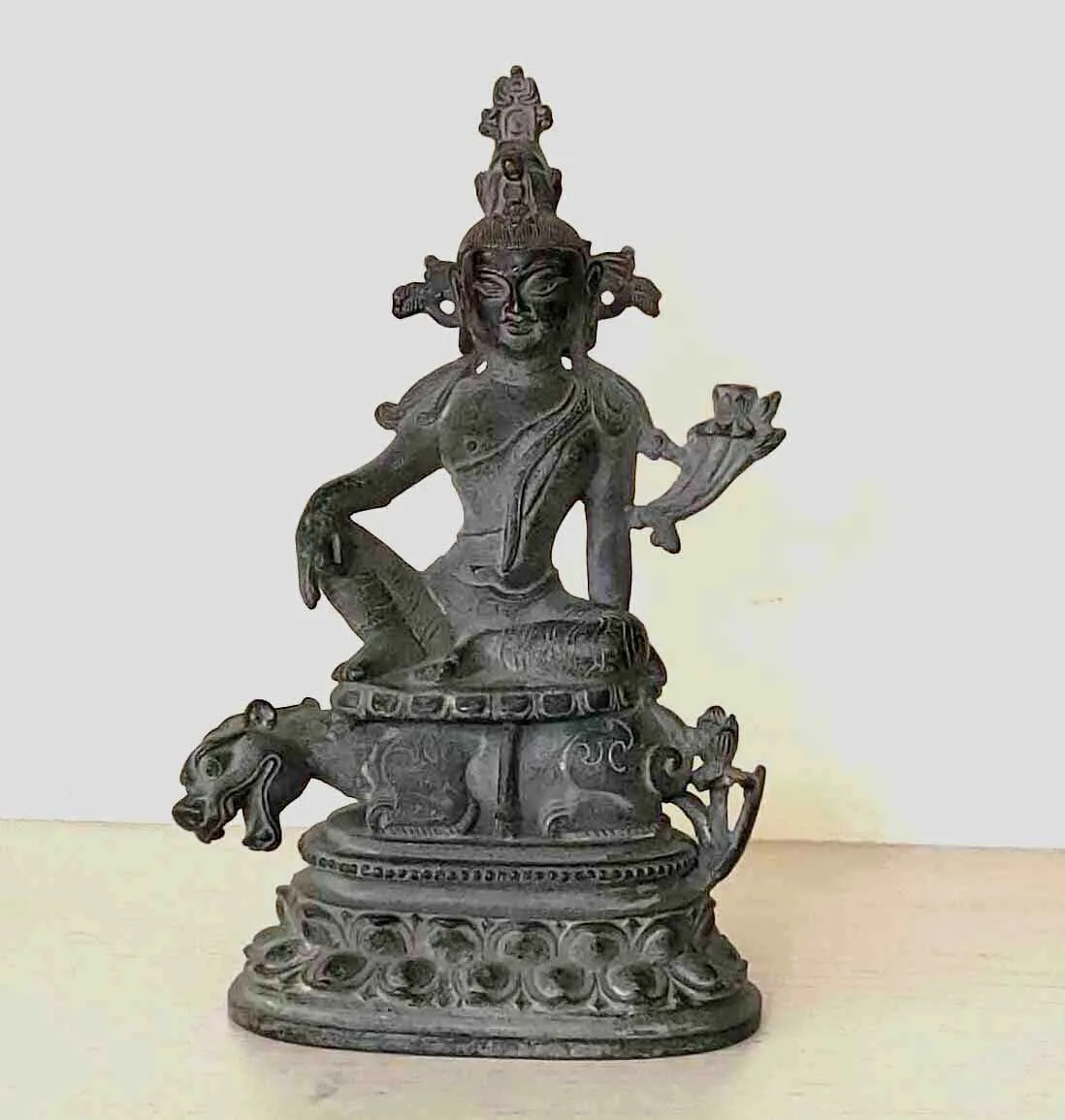 8”Antique Bronze Lion's Roar Water moon Sit Beast Kwan-yin Tara Buddha Statue