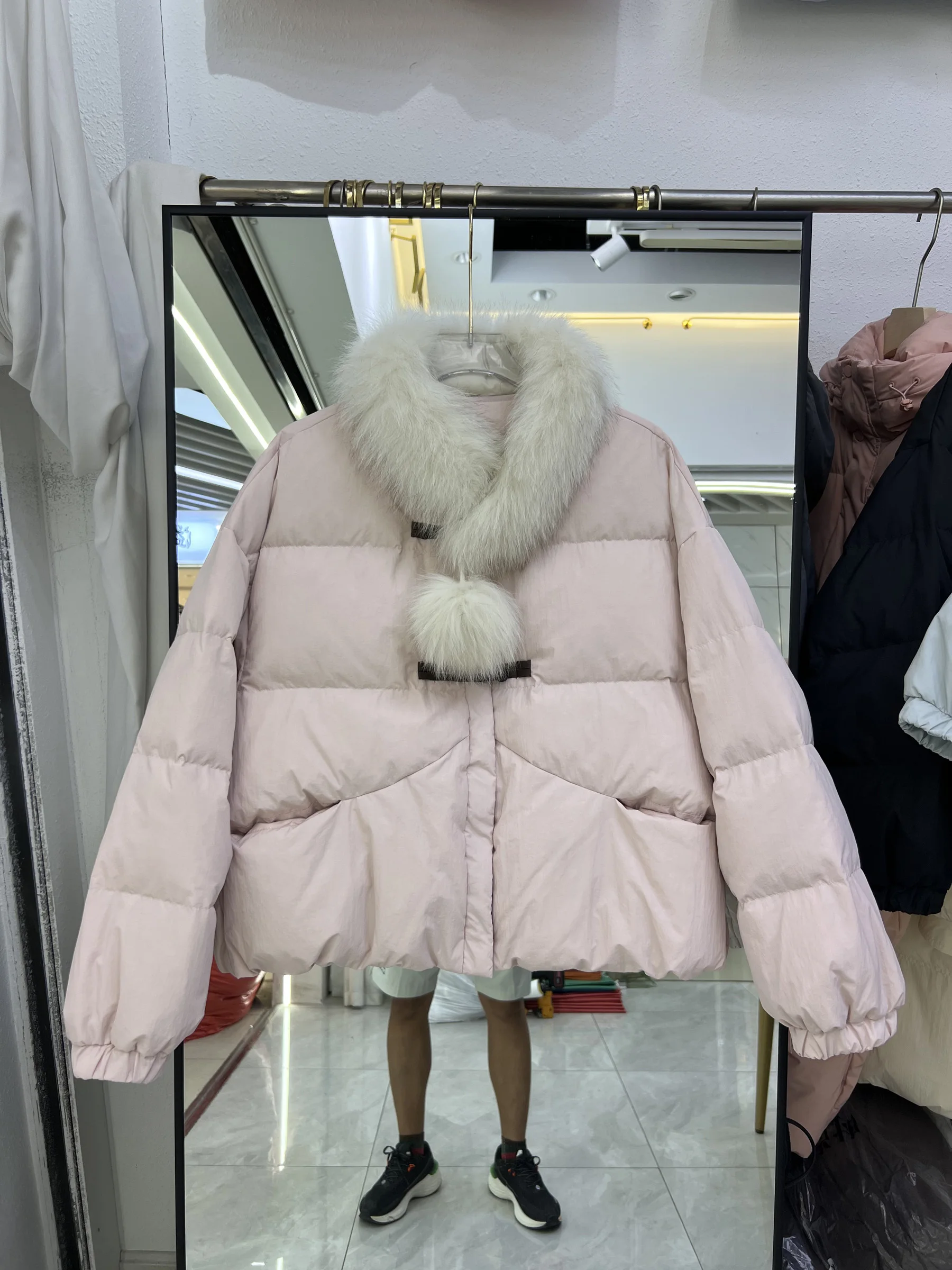 المألوف فضفاض الأبيض بطة أسفل سترة جديدة أسفل سترة المرأة قصيرة الثعلب الفراء طوق وشاح الشتاء الدافئة سترة #1