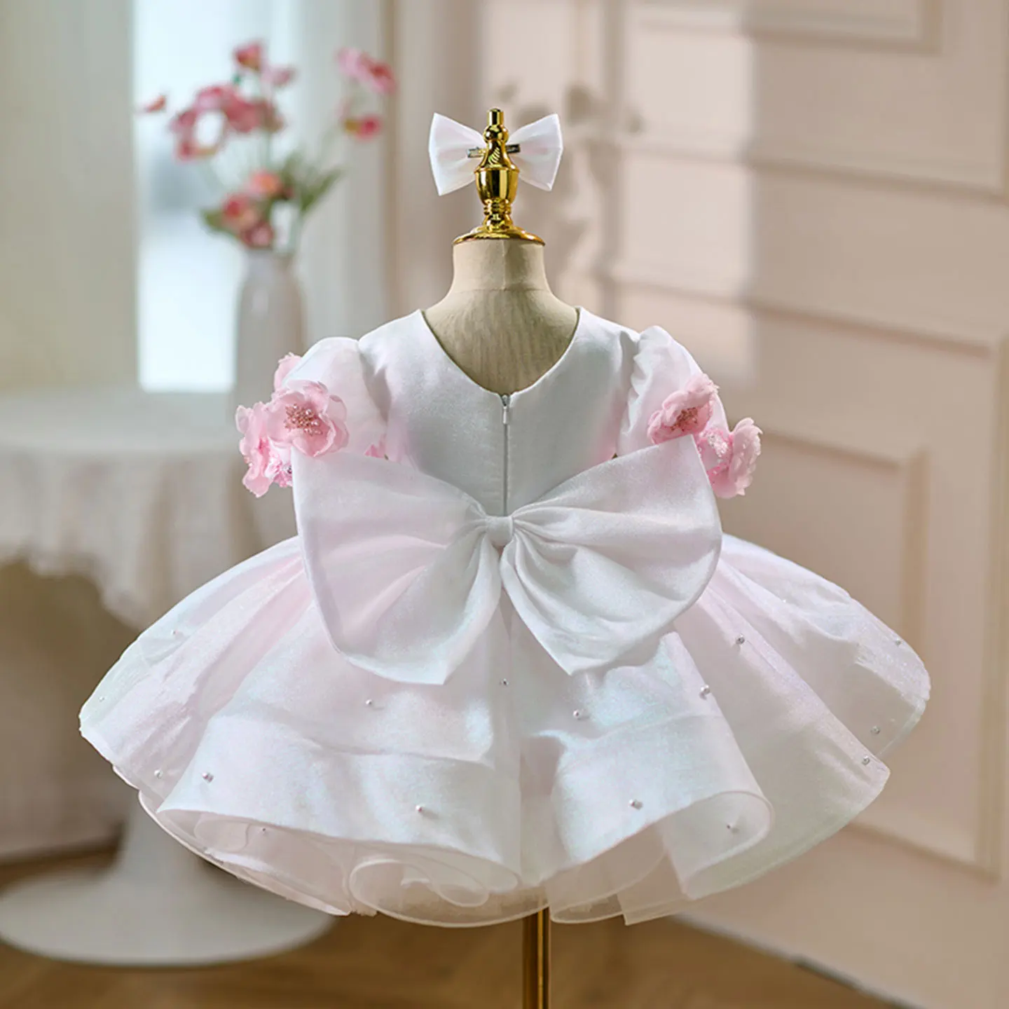 جيل ويش J439 فستان فتاة الزهور البيضاء الزهور الصناعية طول الركبة الأميرة الاطفال حفل زفاف عيد ميلاد ثوب رسمي