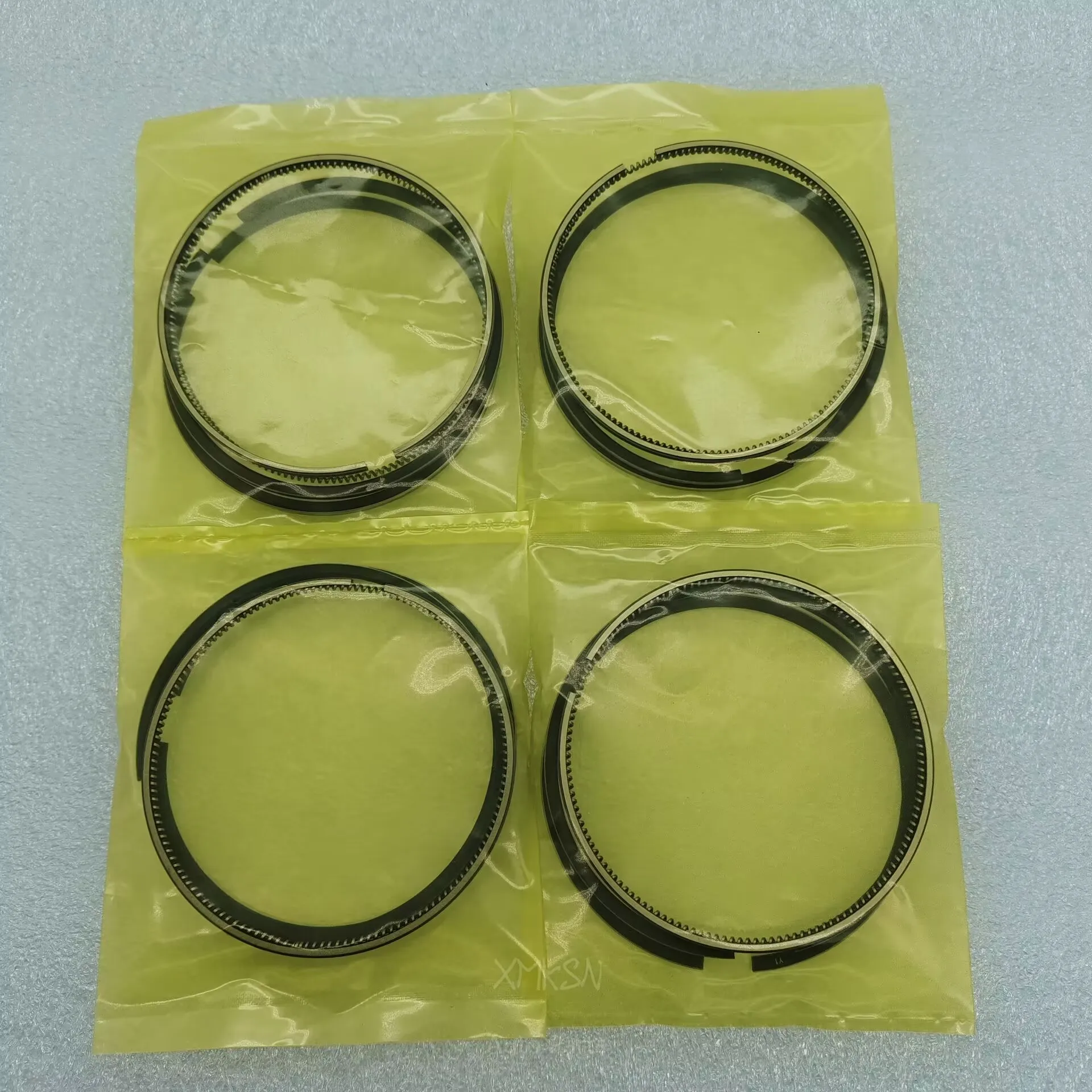 4PCS Piston Ring Set For Ssangyong Actyon Korando C Kyron Rexton Rodius/stavic 671030072A