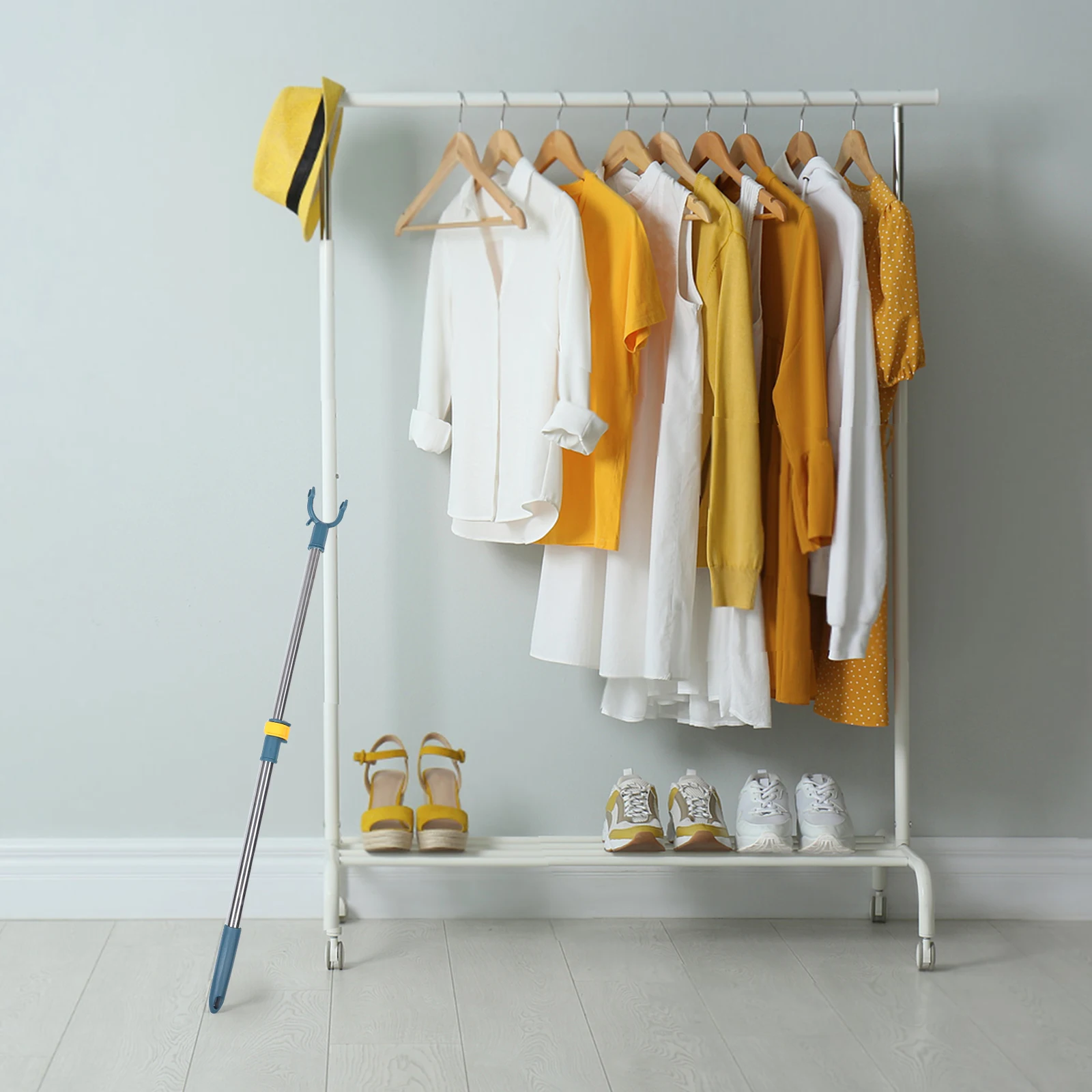 

Adjustable Stainless Steel Closet Rod Blue Short Plastic Lock Clothesline Stick Household Use Extendable Drying Pole