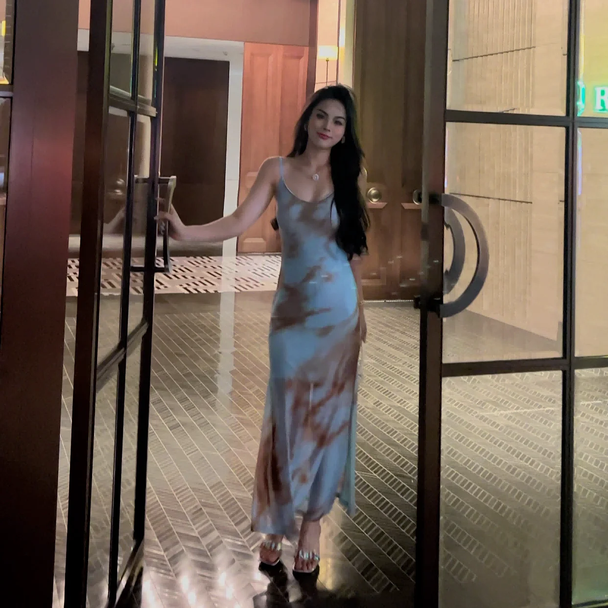 

Платья Женское платье для девочек с днем рождения Осеннее модальное платье на пуговицах на шнурке Плиссированное облегающее офисное женское платье для повседневного использования Современное сексуальное платье