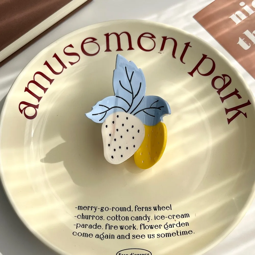 

Lovely Sweet Strawberry Acetate Hair Clip Delicate Hair Clips Fruit Acetate Claw Clip Cute Ponytail Shark Clip Outdoor