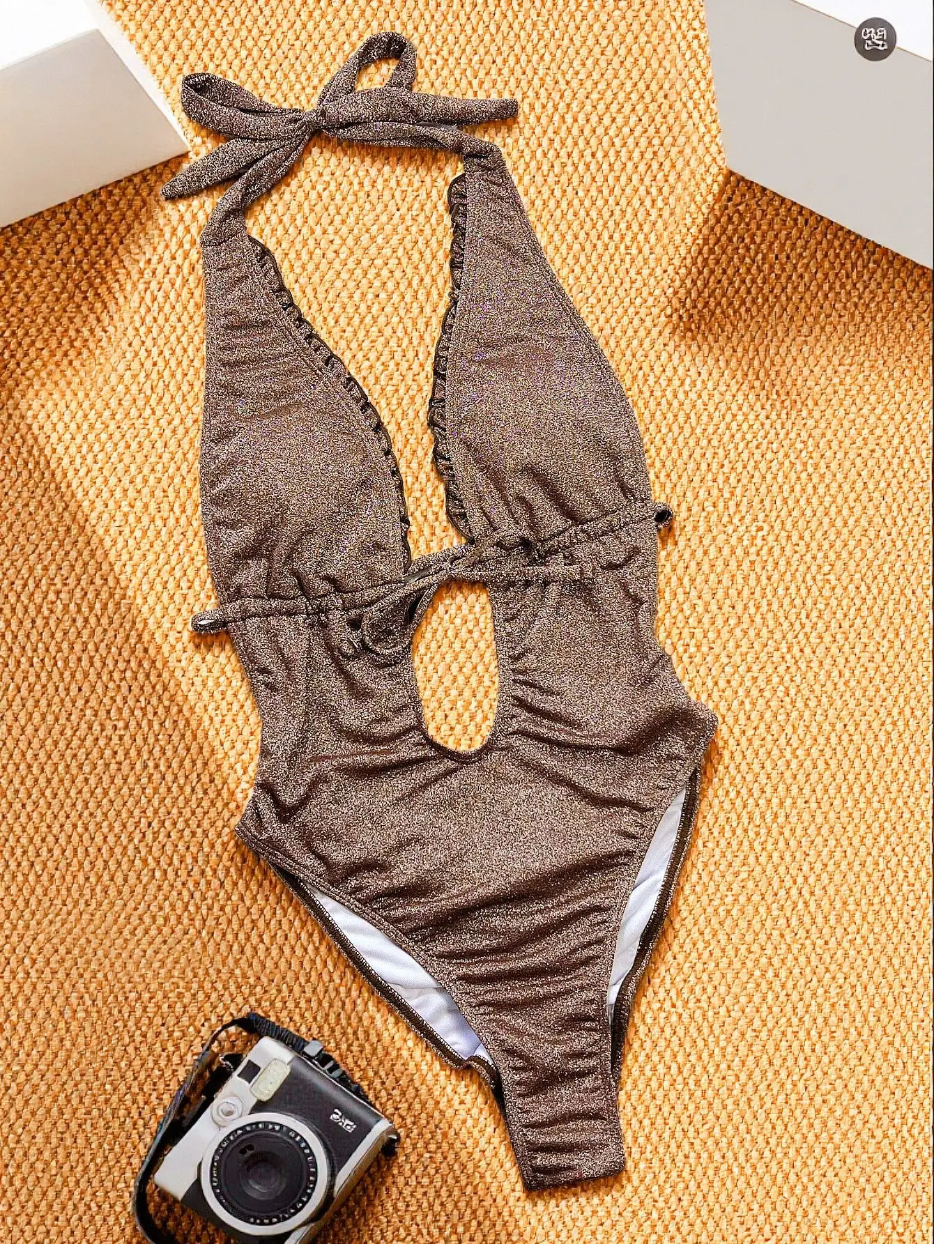 Bikini one-piece women's lace up beach hot spring vacation swimsuit with chest cushion sexy backless swimsuit 2026 new product