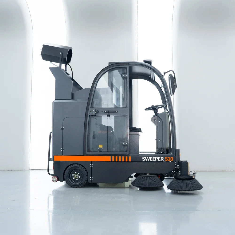 Hot Sale Customized 1950mm Wide Artificial Road Sweeper Factory Price Electric Ride-on New Condition