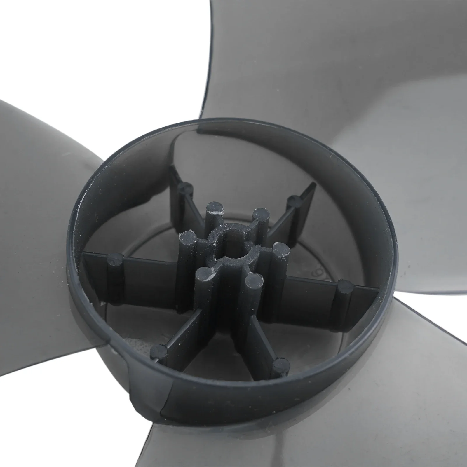 16 Inch Plastic Fan Blade For Pedestal Or Table Fans Three Leaf Replacement Blade With Nut Cover Made Of PP Material