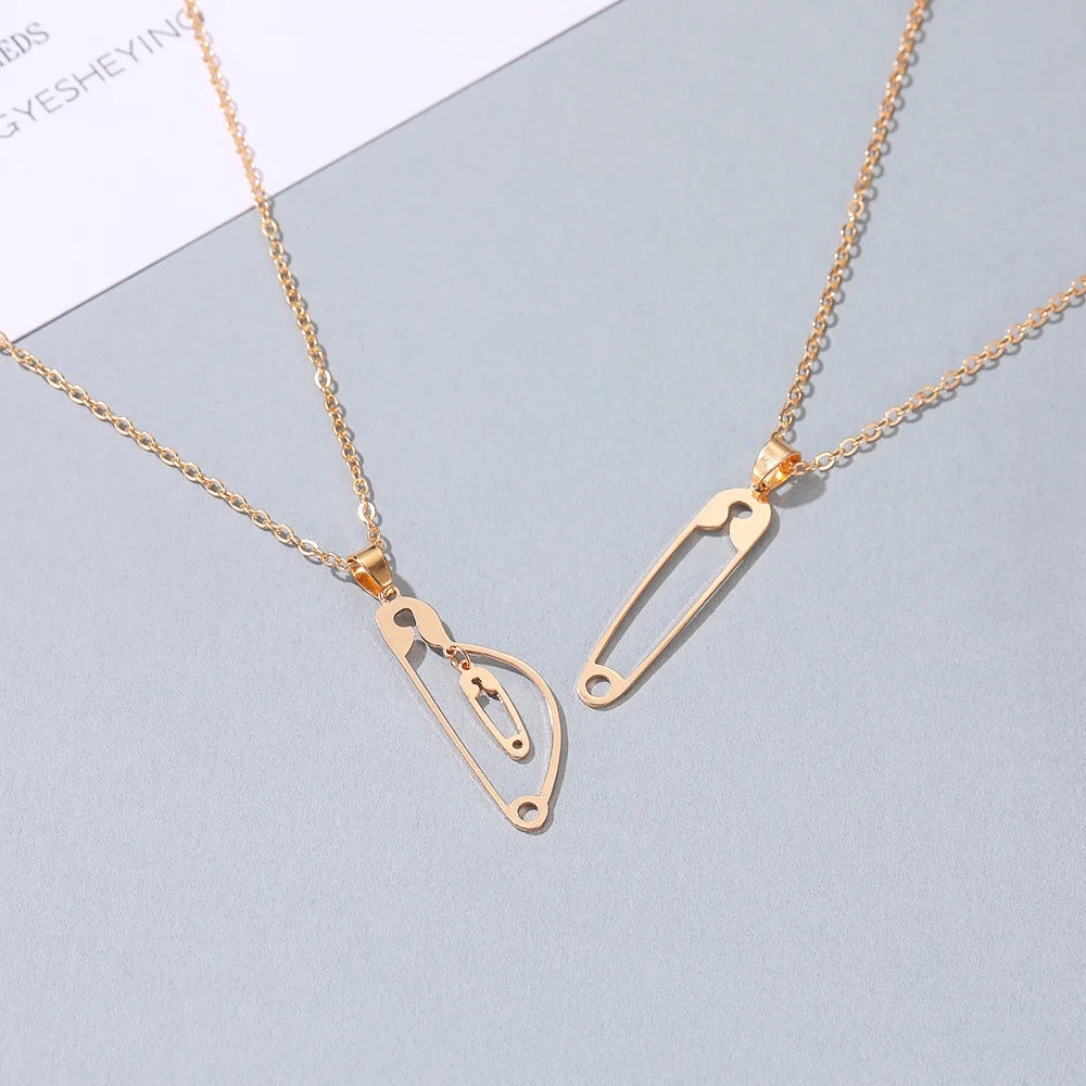 Fashion Car Paper Clip Pendant Necklace for Women Metal Personality Versatile Lovers Geometric Pendant Necklace Fine Jewelry