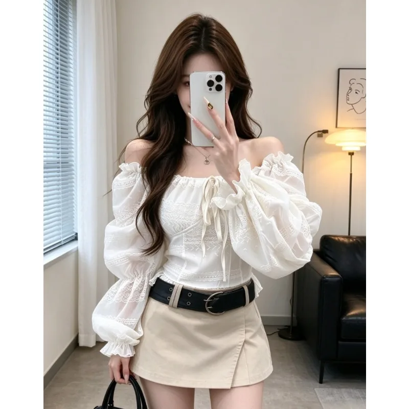 Age Reduction Beautiful Fashion Spring and Autumn Apricot Korean Unique Beautiful Long Sleeve Lace Bubble Sleeve Chest Strap Top