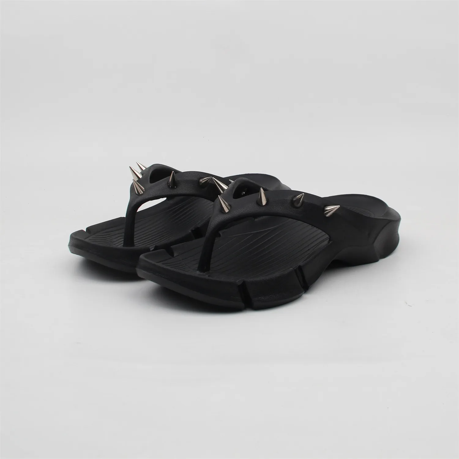 Rivet Couple Flip-flops Women Beach Seaside Good-looking Cool Slippers