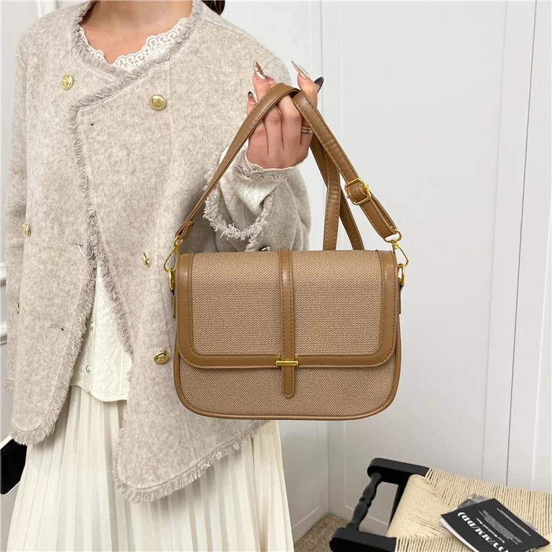 

Квадратная нишевая сумка 2025 года, минималистичный женский кошелек с верхней ручкой, универсальная сумка через плечо, повседневная сумка «день-ночь»